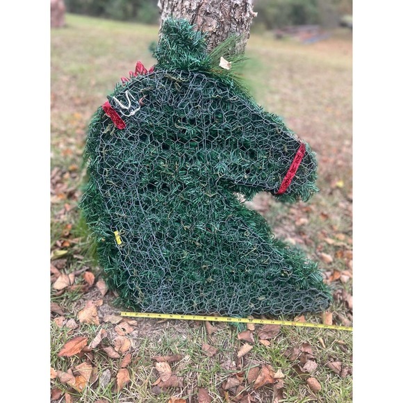 Artificial Pine Horse Head Animal Farmhouse Christmas Wreath - Picture 4 of 11